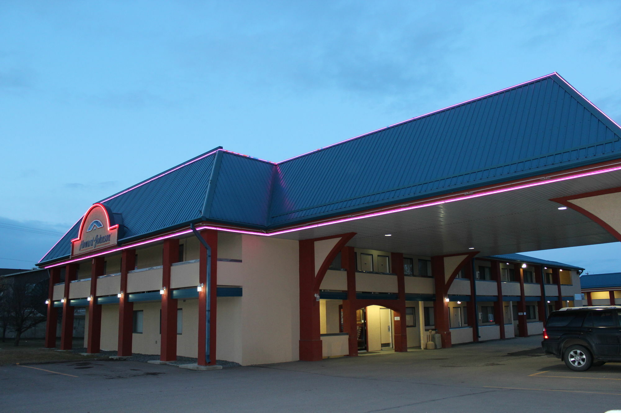 Howard Johnson By Wyndham Red Deer Exterior photo